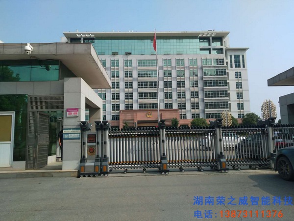 長(zhǎng)沙伸縮門(mén)