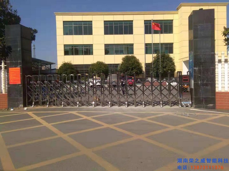 長沙伸縮門,長沙電動(dòng)門,長沙電動(dòng)伸縮門,長沙伸縮門,長沙電動(dòng)伸縮門廠