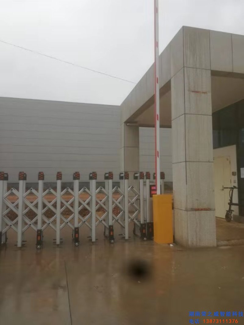 長沙伸縮門,長沙電動(dòng)門,長沙電動(dòng)伸縮門,長沙伸縮門,長沙電動(dòng)伸縮門廠