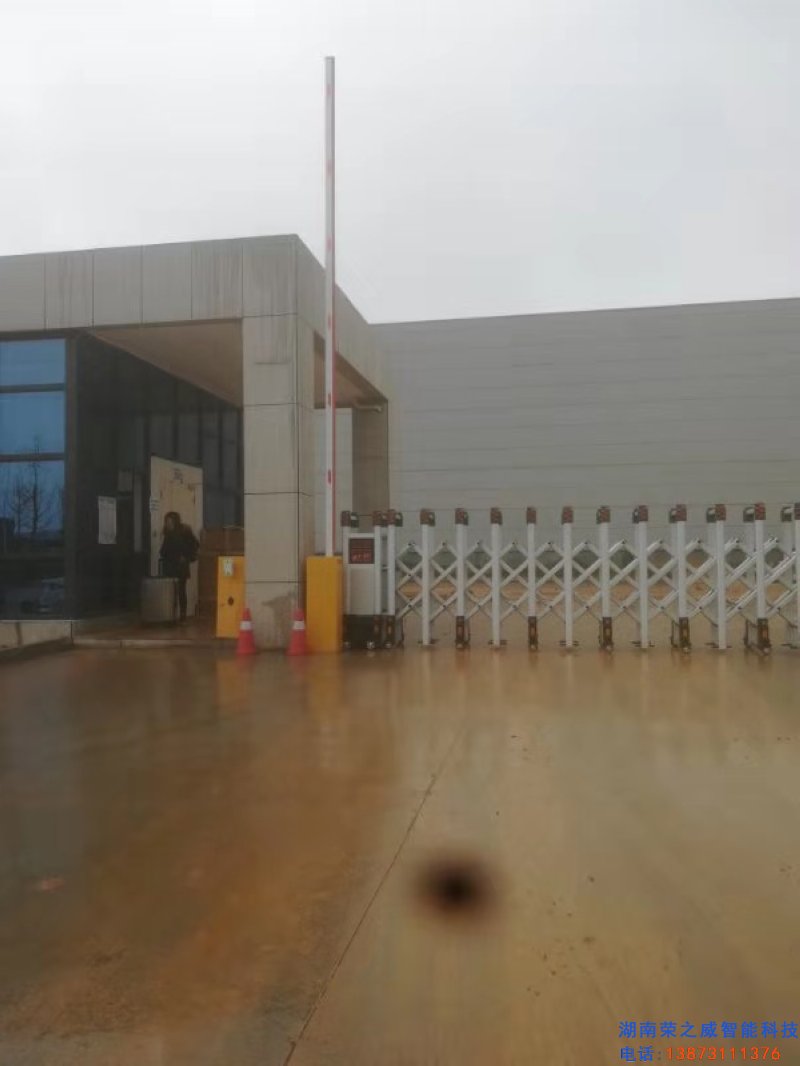 長沙伸縮門,長沙電動(dòng)門,長沙電動(dòng)伸縮門,長沙伸縮門,長沙電動(dòng)伸縮門廠