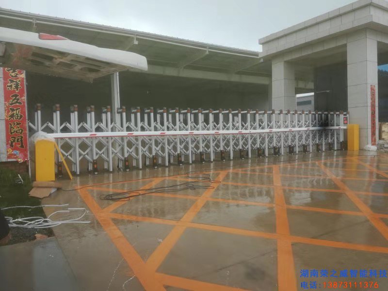 長沙伸縮門,長沙電動(dòng)門,長沙電動(dòng)伸縮門,長沙伸縮門,長沙電動(dòng)伸縮門廠