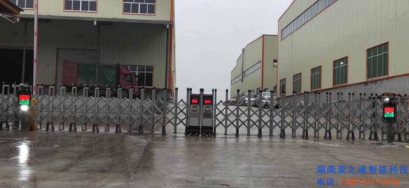 長(zhǎng)沙伸縮門,長(zhǎng)沙電動(dòng)門,長(zhǎng)沙電動(dòng)伸縮門,長(zhǎng)沙伸縮門,長(zhǎng)沙電動(dòng)伸縮門廠