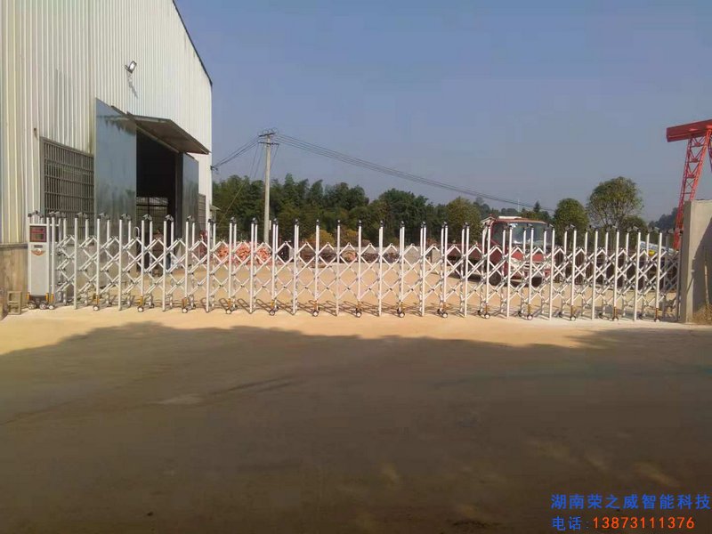 長沙伸縮門,長沙電動(dòng)門,長沙電動(dòng)伸縮門,長沙伸縮門,長沙電動(dòng)伸縮門廠