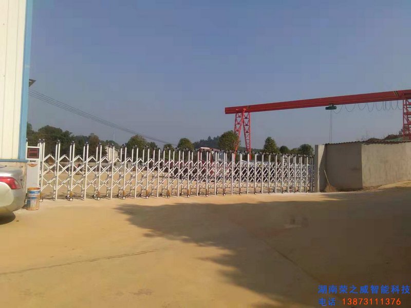 長沙伸縮門,長沙電動(dòng)門,長沙電動(dòng)伸縮門,長沙伸縮門,長沙電動(dòng)伸縮門廠
