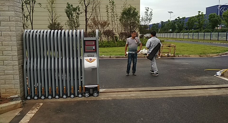 長(zhǎng)沙伸縮門,長(zhǎng)沙電動(dòng)門,長(zhǎng)沙電動(dòng)伸縮門,長(zhǎng)沙伸縮門,長(zhǎng)沙電動(dòng)伸縮門廠