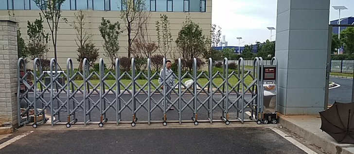 長(zhǎng)沙伸縮門,長(zhǎng)沙電動(dòng)門,長(zhǎng)沙電動(dòng)伸縮門,長(zhǎng)沙伸縮門,長(zhǎng)沙電動(dòng)伸縮門廠